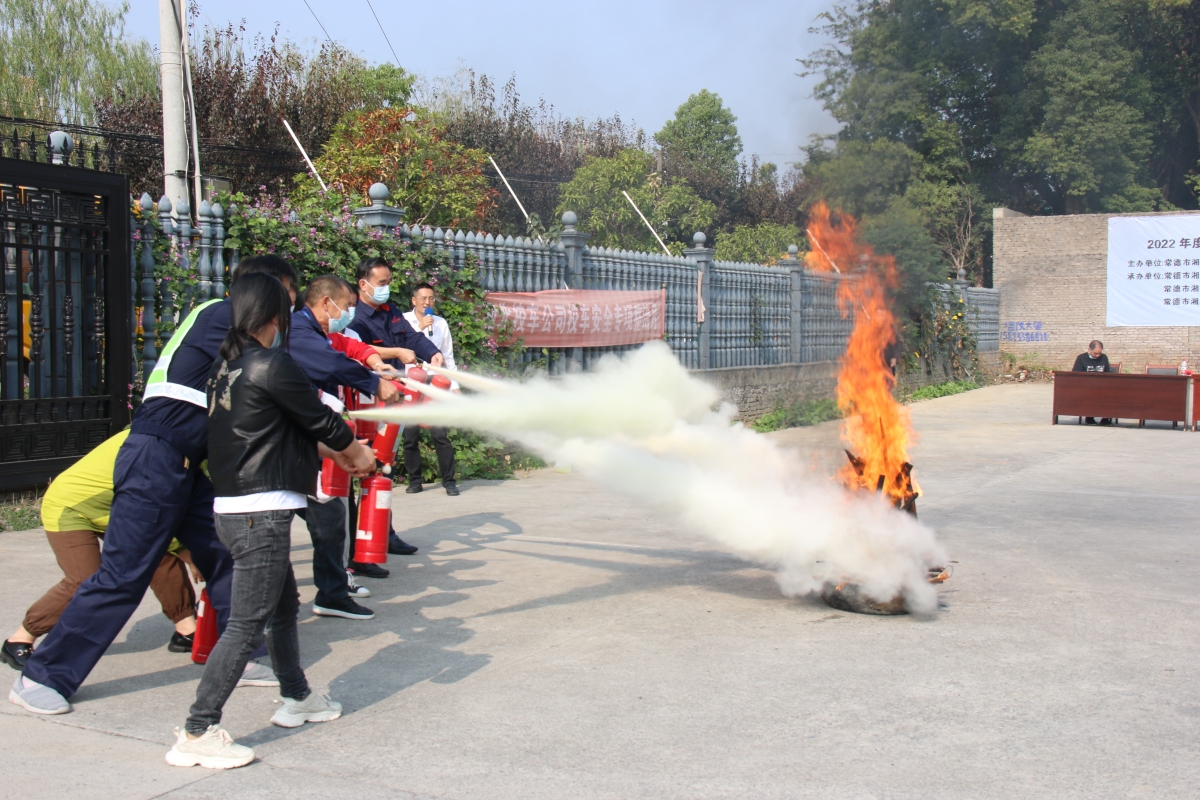 常德市湘北汽車(chē)運(yùn)輸有限公司,常德包車(chē)客運(yùn),常德旅游服務(wù),校車(chē)服務(wù)