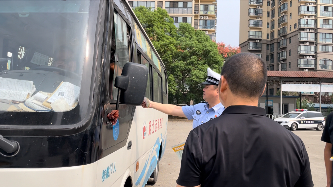 常德市湘北汽車運(yùn)輸有限公司,常德包車客運(yùn),常德旅游服務(wù),校車服務(wù)