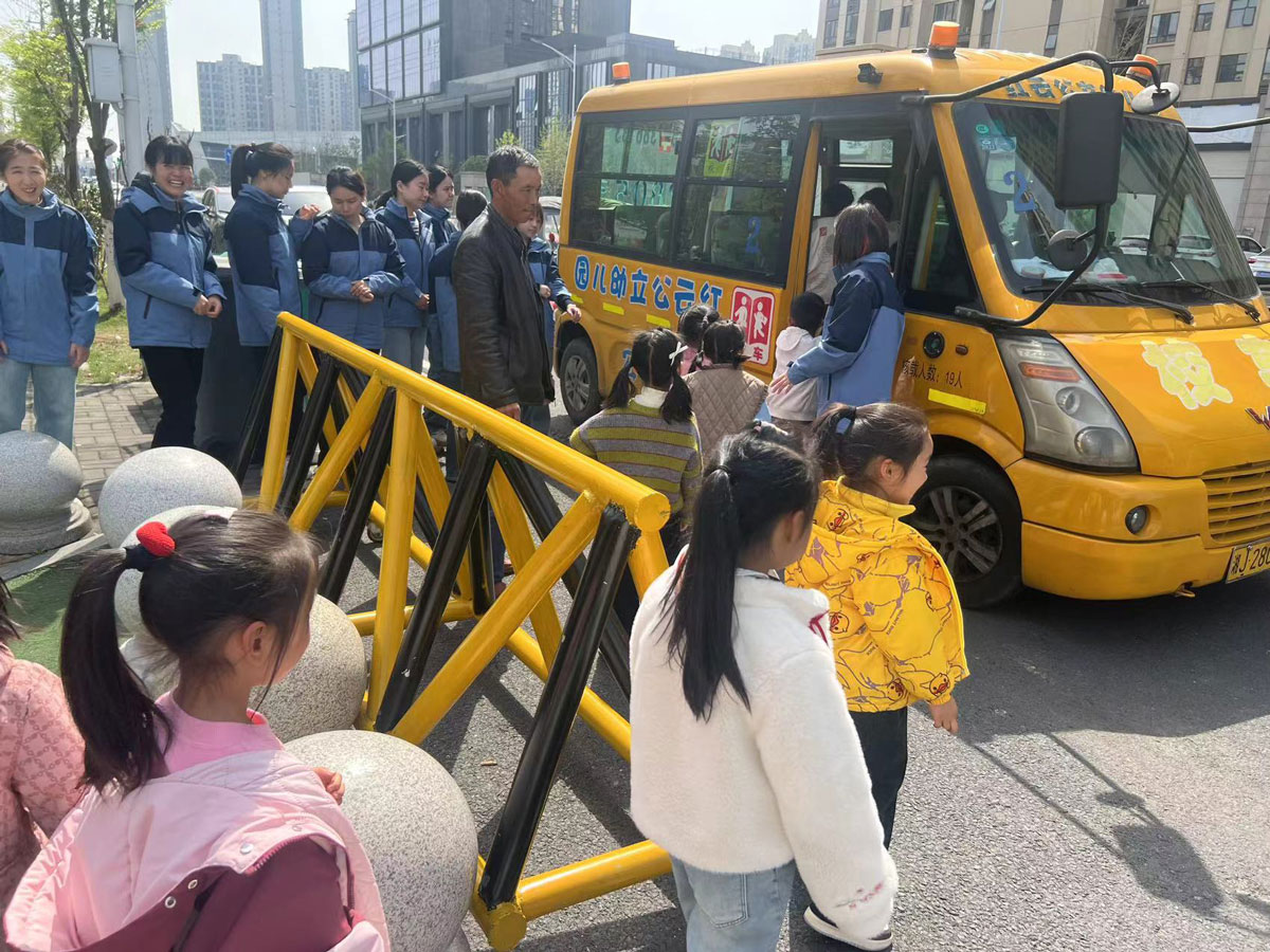 常德市湘北汽車(chē)運(yùn)輸有限公司,常德包車(chē)客運(yùn),常德旅游服務(wù),校車(chē)服務(wù)